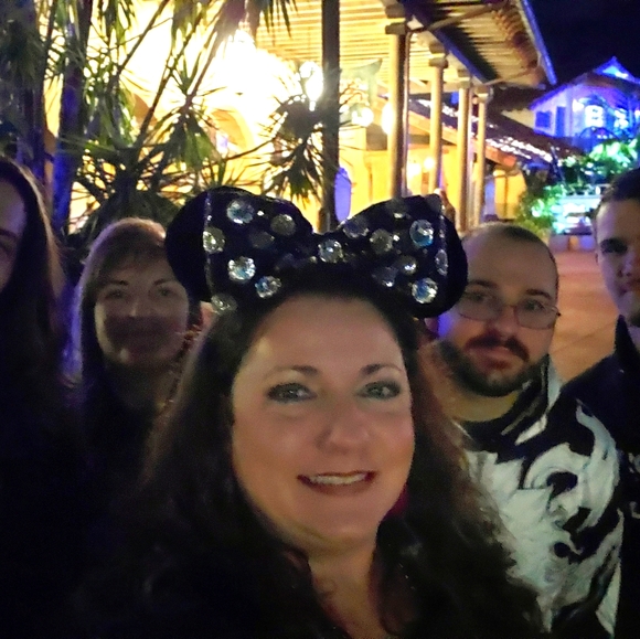 Meet your Posher, Michelle - Picture 1 of 1